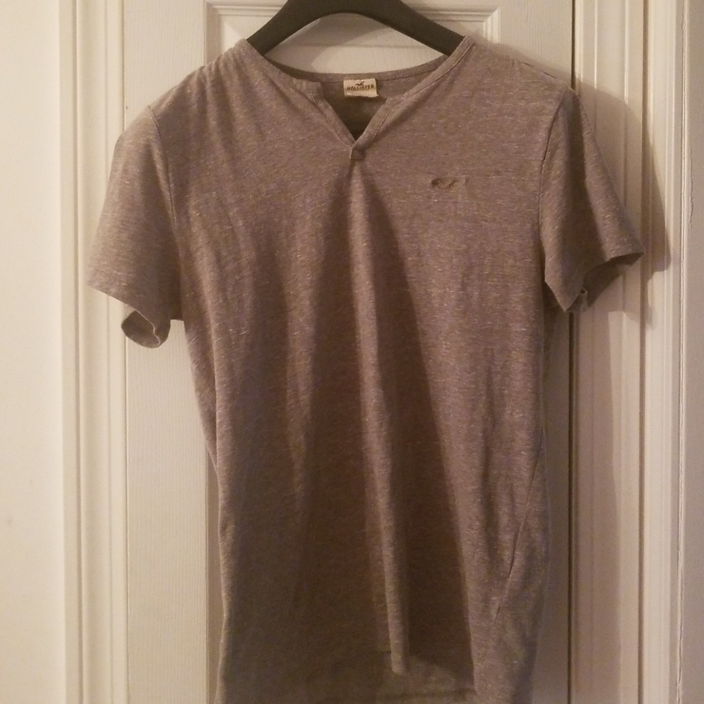Hollister t shirt